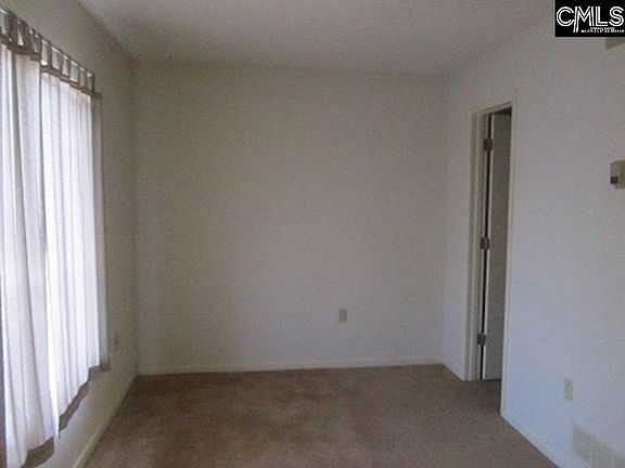 5th image of 1600 Park Cir APT 312