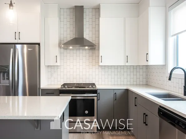 590 Lewis Greens Dr NW, Edmonton, AB T5T 7N1