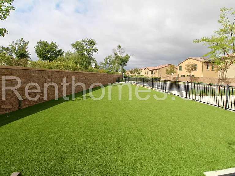 10835 Wendy Way — Photo 40