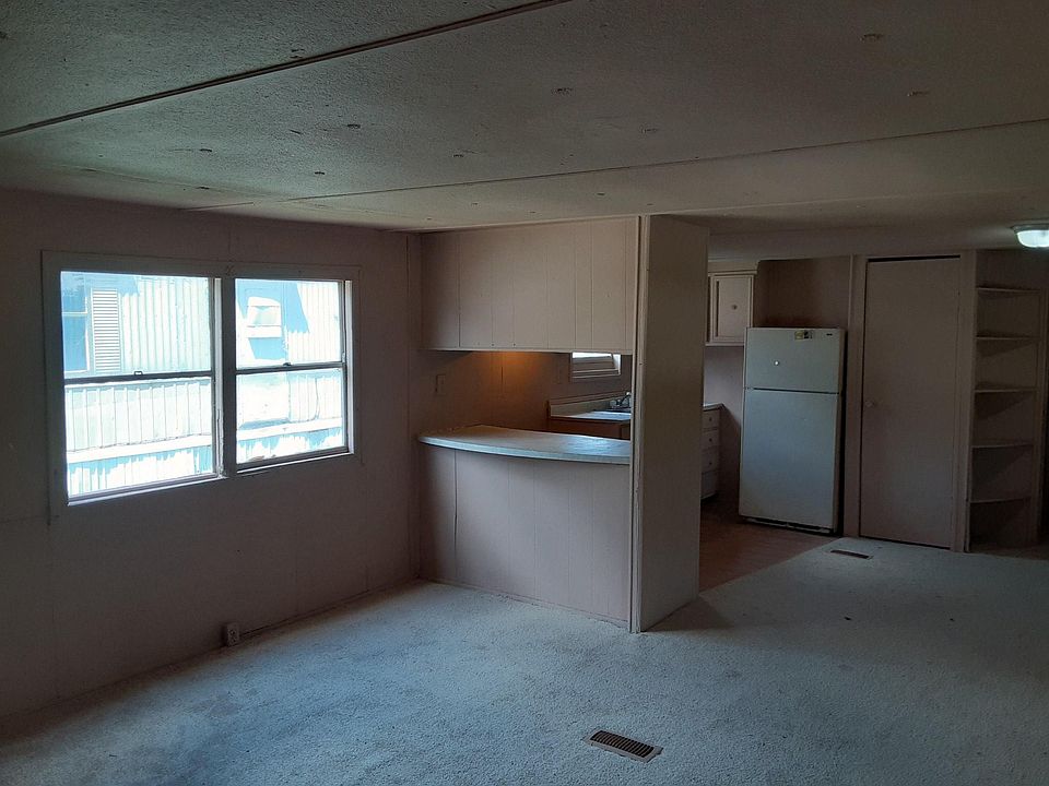 1st image of 401 Pine St #4