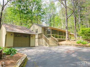354 Narrows Rd, Sapphire, NC 28774