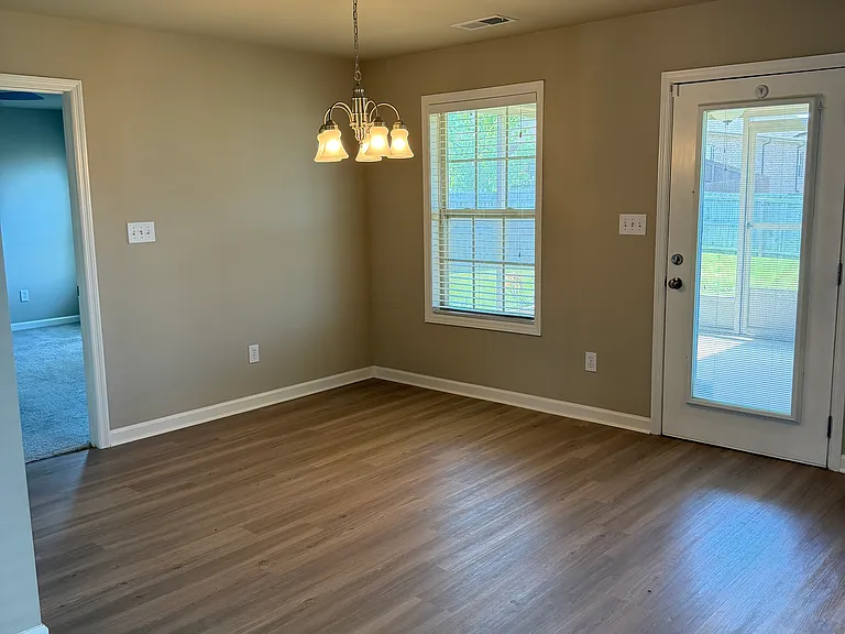 2419 Belltown Dr SW — Photo 12