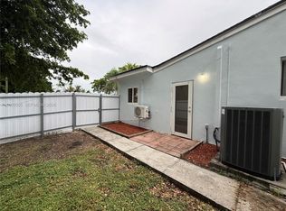 840 N 70th Way, Hollywood, FL 33024