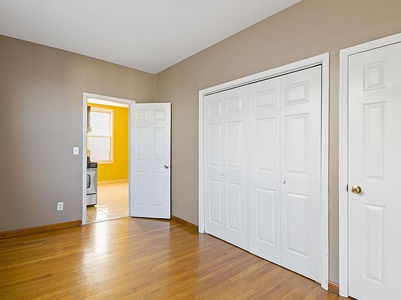 4th image of 810-812 22ND ST