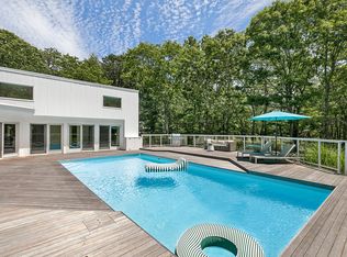 33 S Breeze Dr, East Hampton, NY 11937