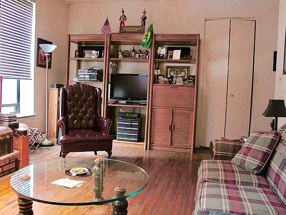 5th image of 174 E 90th St APT 2D
