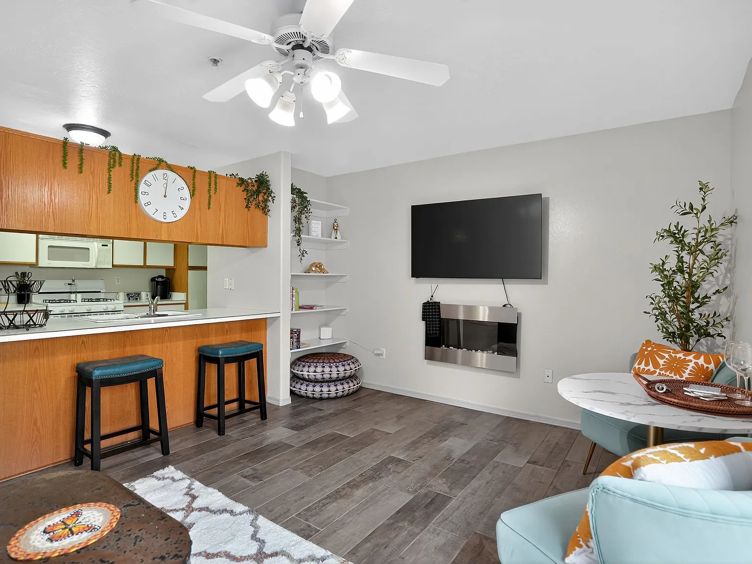1 bed, 841 sqft, $1,850 — Photo 2