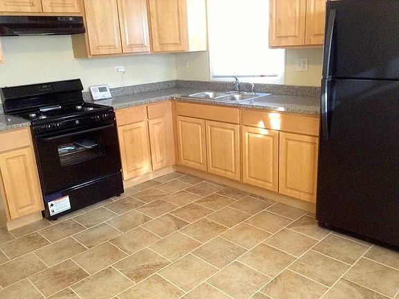 3rd image of 4161 188th St