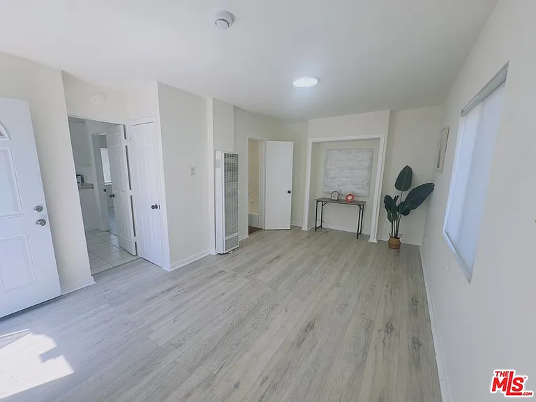 636 W 81st St #644 — Photo 11