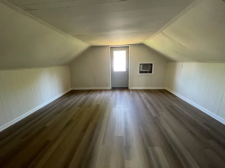 556 Victor Ave — Photo 22