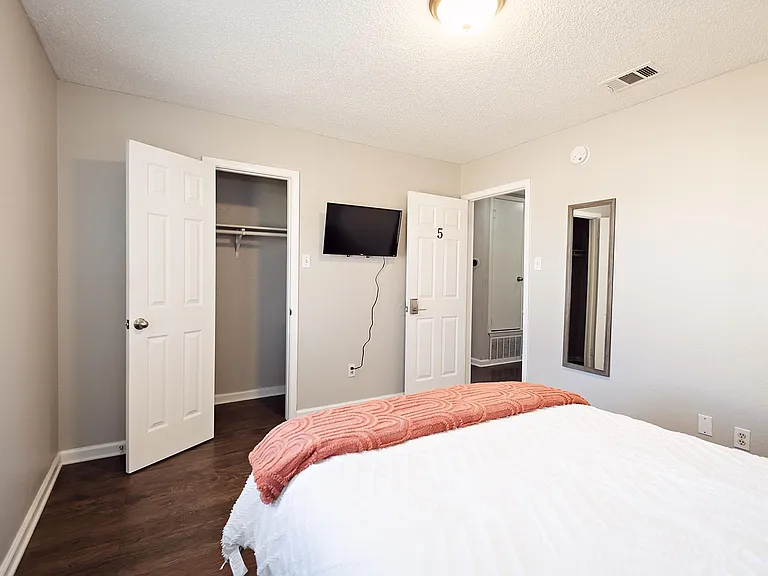 Terry Dr — Photo 2