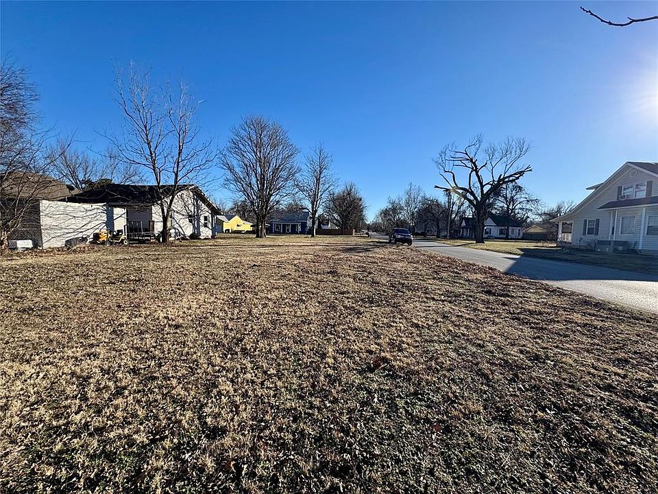 2nd image of 1728 W Idaho Ave #All