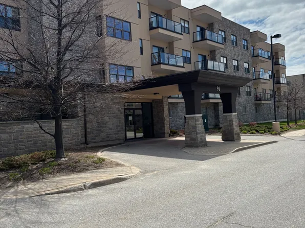 91 Raglan St #303, Collingwood, ON L9Y 0B2