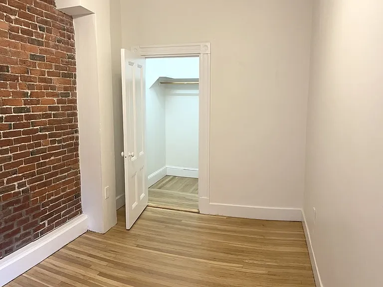 174 Newbury St #4 — Photo 3