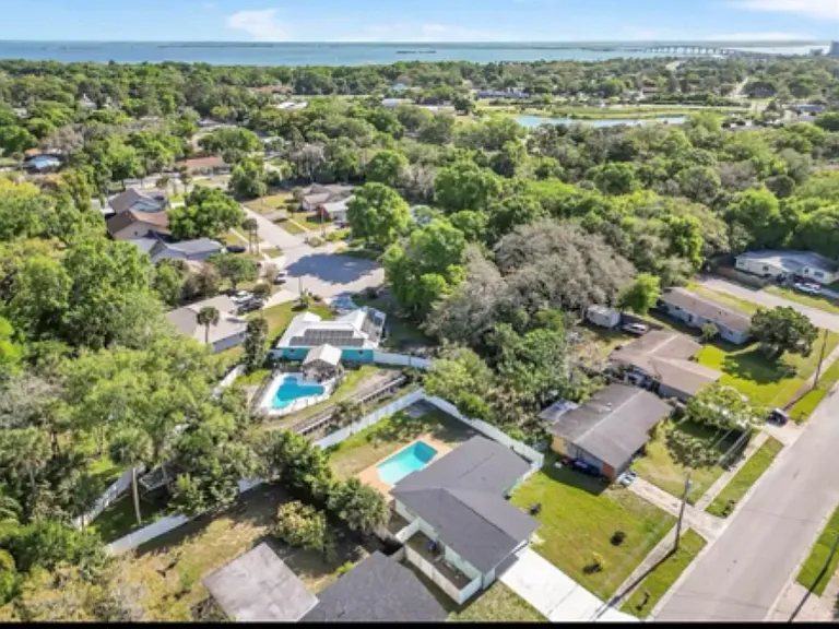 1800 Augustine Dr — Photo 23