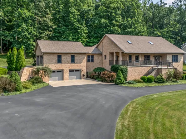 31 Jo Glen Dr, Morgantown, WV 26508