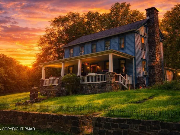 166 Alpine Lake Rd, Henryville, PA 18332