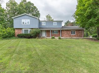 820 Stuart Cir, Frankfort, IL 60423