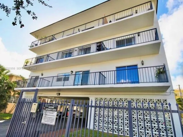 1960 Marseille Dr APT 204, Miami Beach, FL 33141