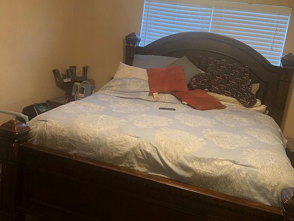 Down stairs bedroom