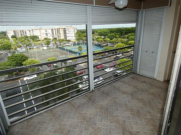 4th image of 1200 Saint Charles Pl APT 716