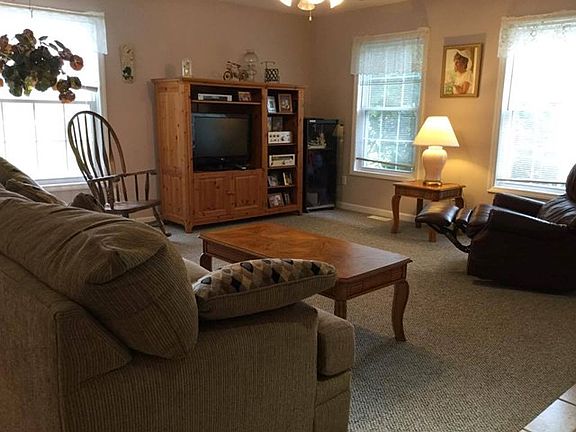 4th image of 175 Clifford Ln