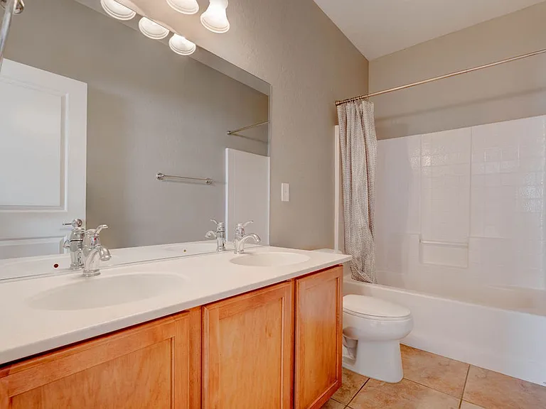 2589 Chateau Clermont St — Photo 47