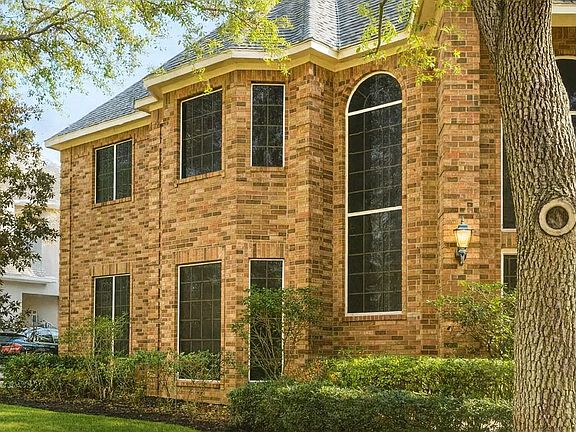 3rd image of 24 Stonegate Park Ct