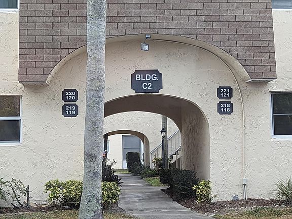4th image of 3135 Shady Dell Ln #220-S3135-220