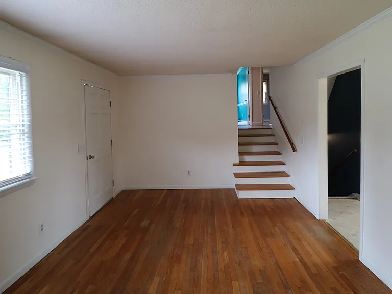 120 Sunnybrook Ct — Photo 4