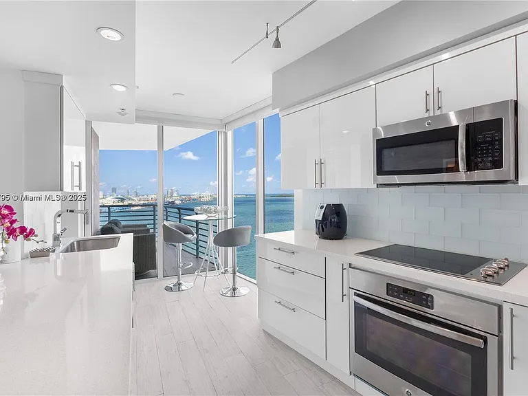 335 Biscayne Blvd #2309 — Photo 7