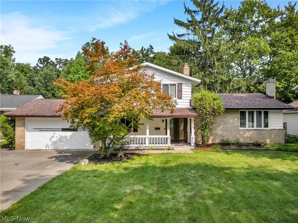 6221 Brighton Dr, North Olmsted, OH 44070