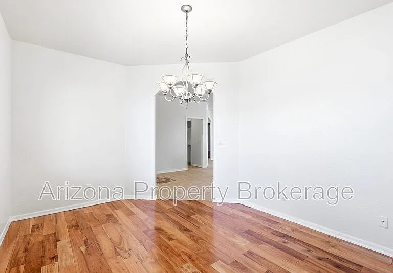 1933 W Tanya Trl — Photo 12