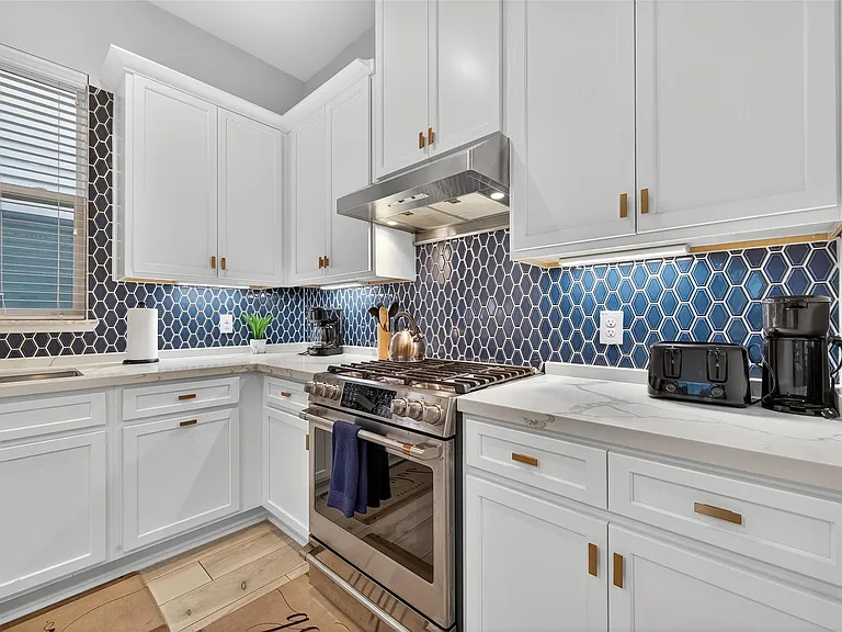 2617 Live Oak St — Photo 12