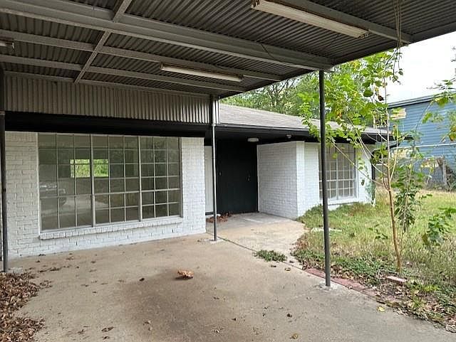 1st image of 910 Oak St