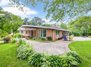 2120 Nagawicka Rd, Hartland, WI 53029