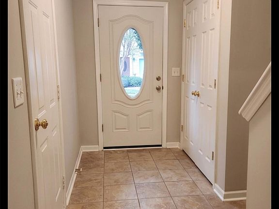 2nd image of 104 Rock Ridge Ln