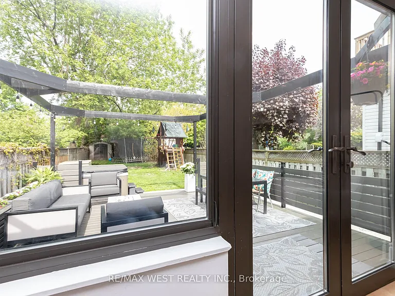 469 Clendenan Ave — Photo 21