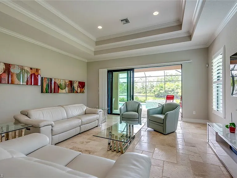 6560 Roma Way — Photo 4