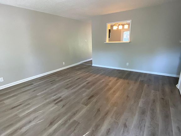 3rd image of 16008 E Elm St