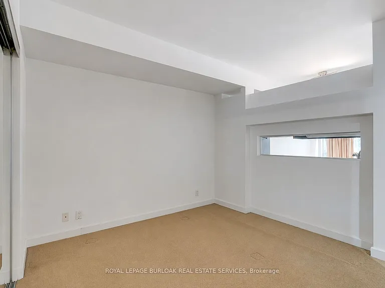 350 Wellington St W #M20 — Photo 10