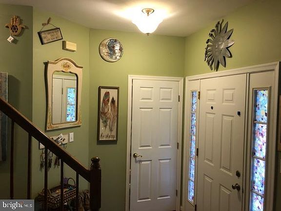 5th image of 427 Timber Ln