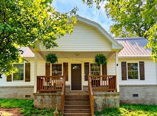 1420 Shoot Rd, Hartsville, TN 37074
