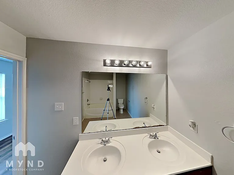 307 Susan Way — Photo 27