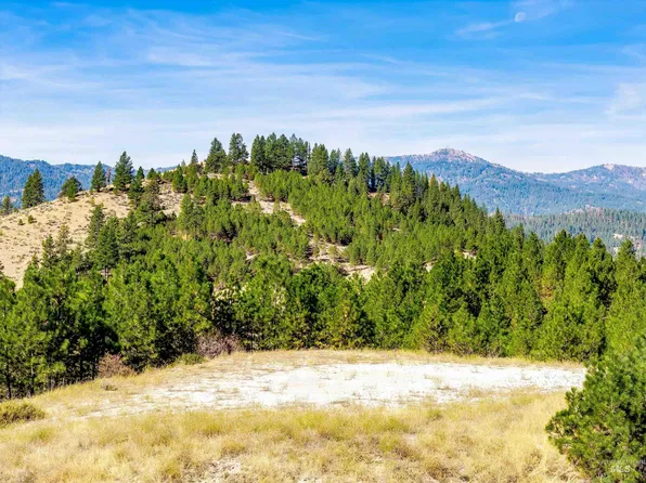 Trails End Way, Boise, ID 83716