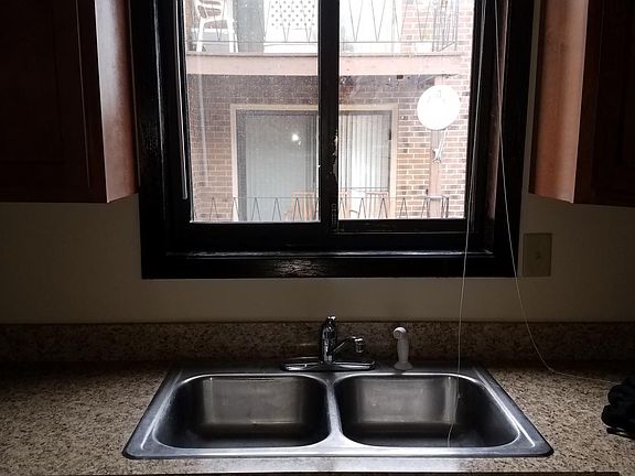 3rd image of 15726 Lake Dr APT 2BL