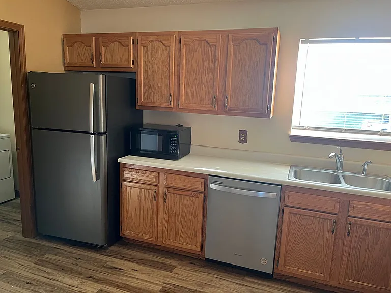 5104 Trotter Dr — Photo 3