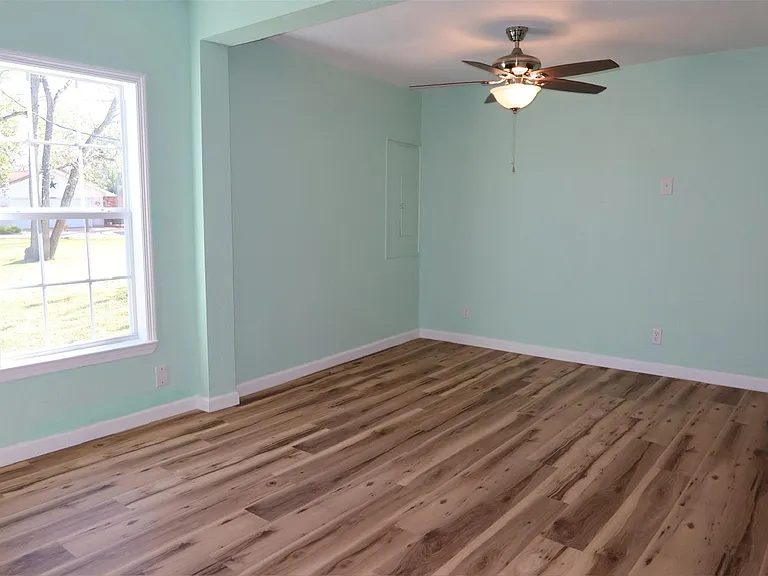5122 Avenue L — Photo 5