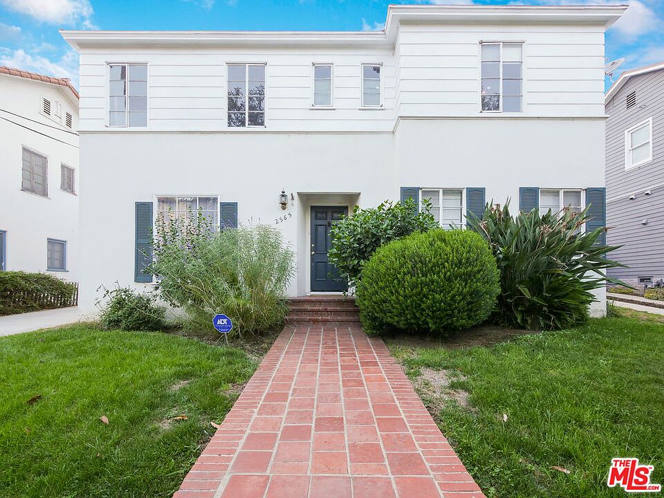 1st image of 2565 Canyon Dr