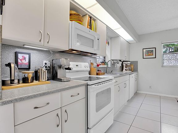 3rd image of 1602 Abaco Drive #K1